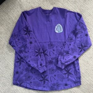 Aulani disney purple passion spirit jersey size L in EUC